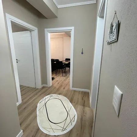 Modern And Cozy Oasis Near Center Apartman *