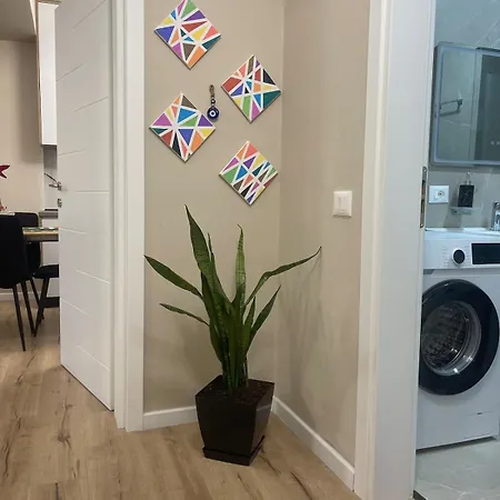 Modern And Cozy Oasis Near Center Apartman Tirana