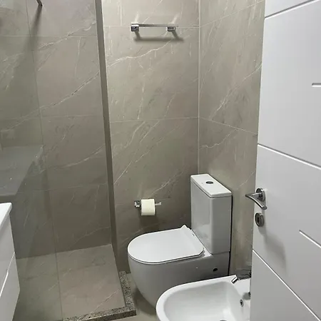 Modern And Cozy Oasis Near Center Apartman Tirana
