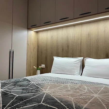 Modern And Cozy Oasis Near Center Apartment *